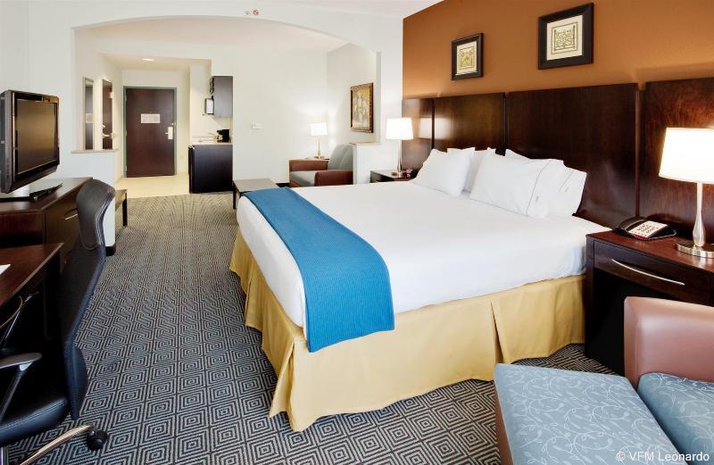 Holiday Inn Express Hotel & Suites Warminster-Horsham, An Ihg Hotel Bagian luar foto